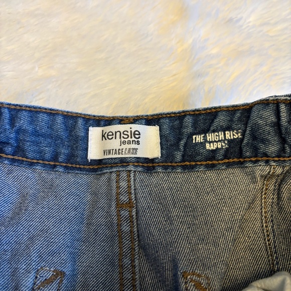 Kensie High Rise Barrel Button Fly Distressed Dark Wash Jean Womens 6/28 - Picture 4 of 7